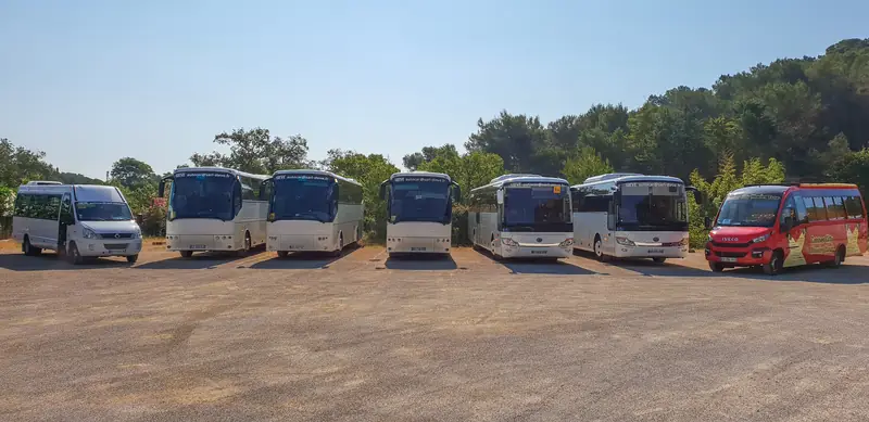 Minibus et autocars SARL Steve au dépôt